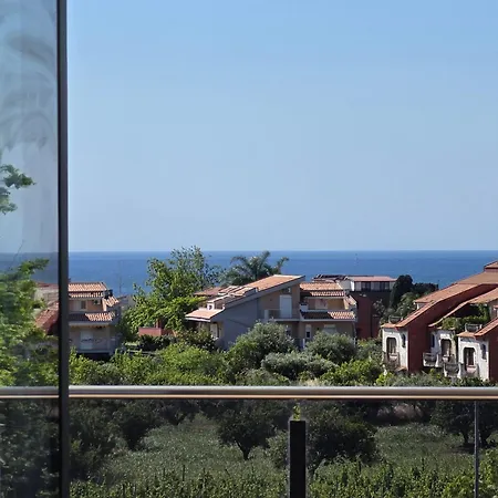 Recanati Chic -la Maison De La Madame * Giardini Naxos