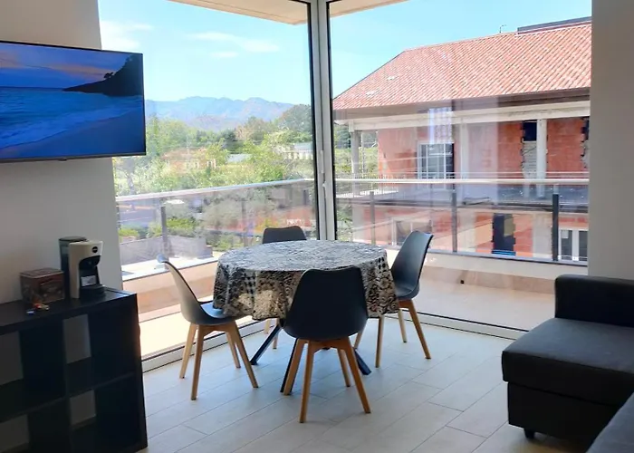 Recanati Chic -la Maison De La Madame * Giardini Naxos