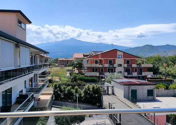 Recanati Chic -la Maison De La Madame * Giardini Naxos